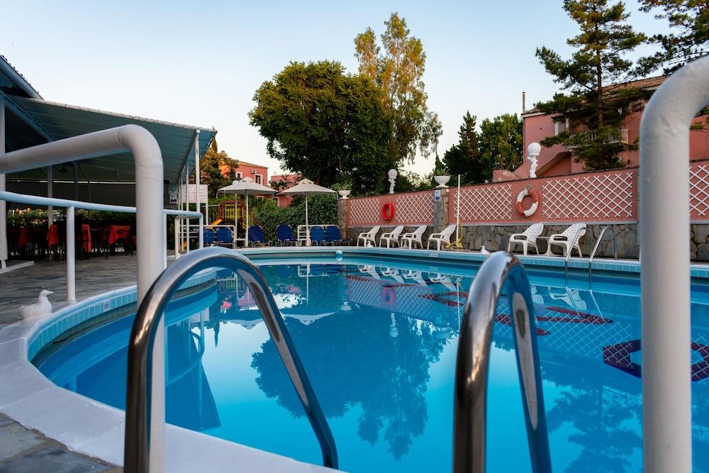 Maltezos Hotel Guviá Kültér fotó