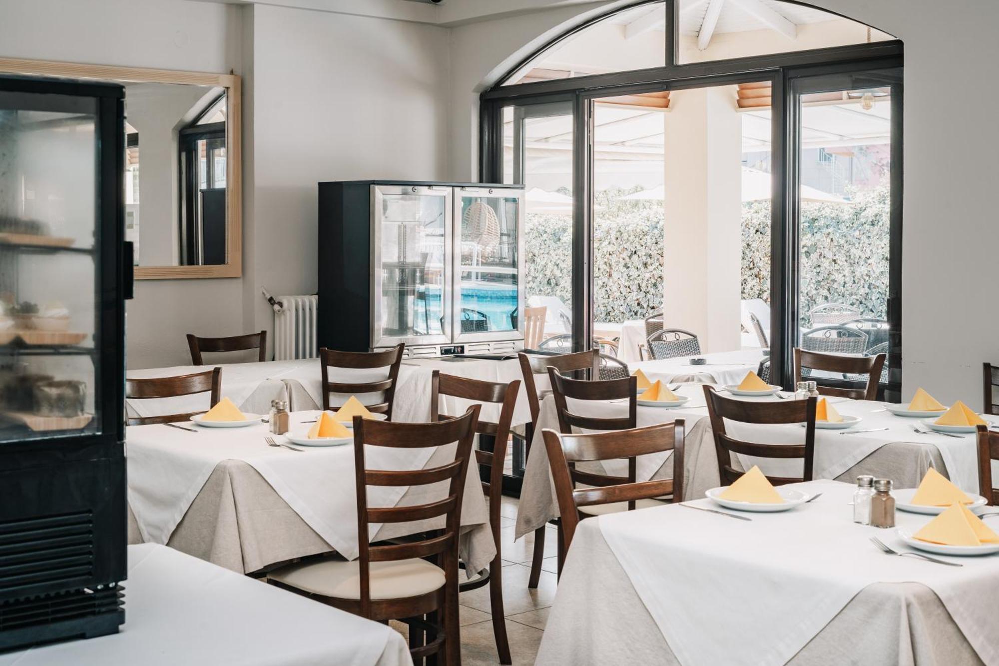 Maltezos Hotel Guviá Kültér fotó